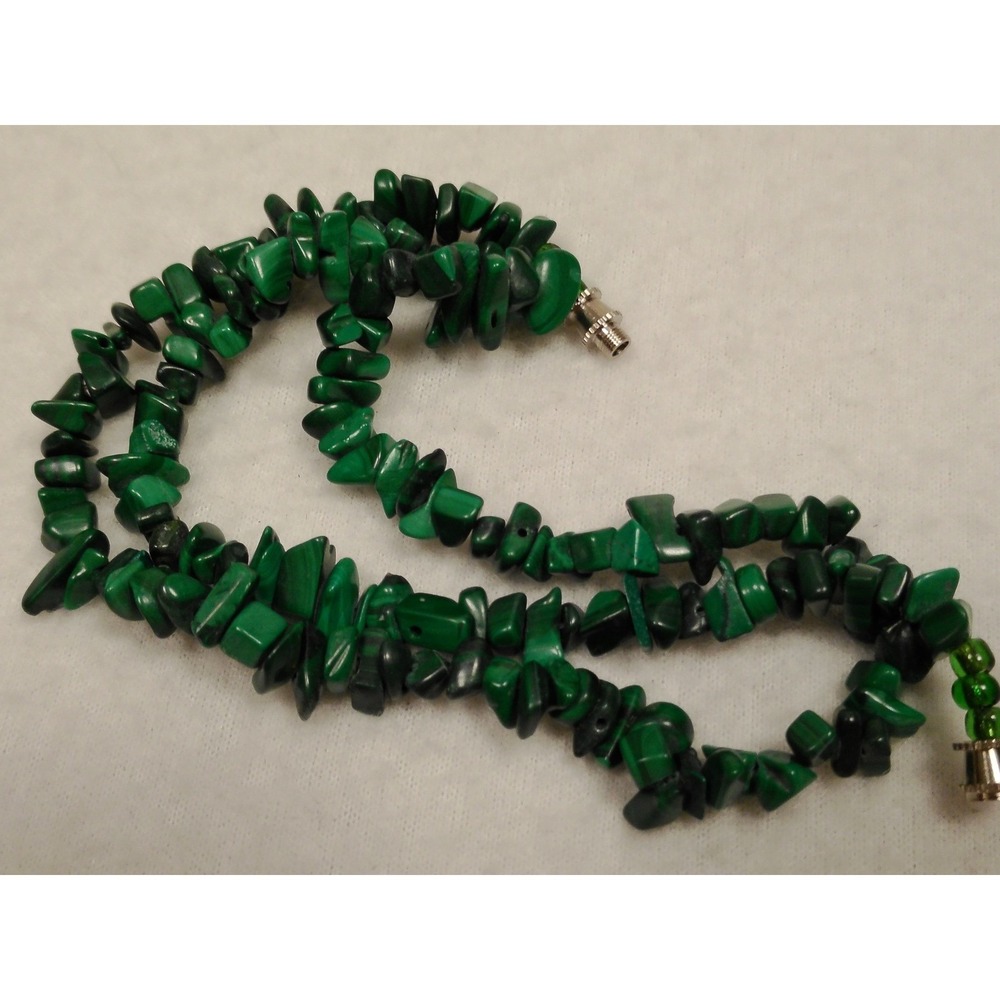 Chic Green Chip Malachite Beaded Necklace Magnetic Clasp Gemstone Jewelry - Picture 2 of 6